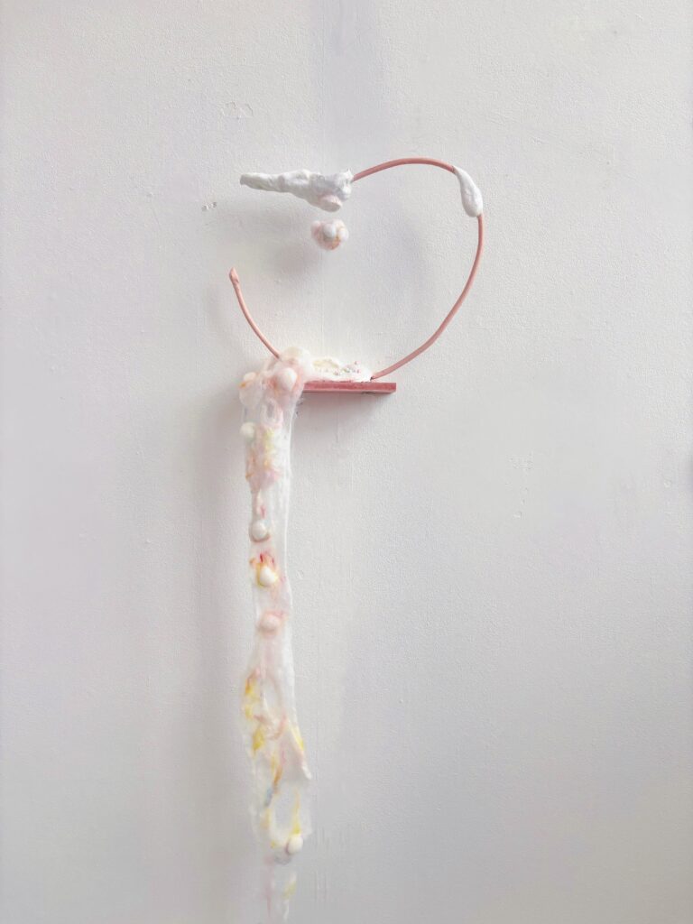 The third piece was inspired by the inexplicable anxiety I often feel, which has no source and lingers like a cloud of gloom. I created two suspended sculptures. One maintains a state of weightlessness through magnetic attraction, embodying the dual psychological tension of attraction and resistance. The other expresses the insecurity of emotions being manipulated, like the fear of floating in mid-air. The fingers on both works seem to manipulate emotions, revealing my inner struggle to control and suppress fragile emotions.