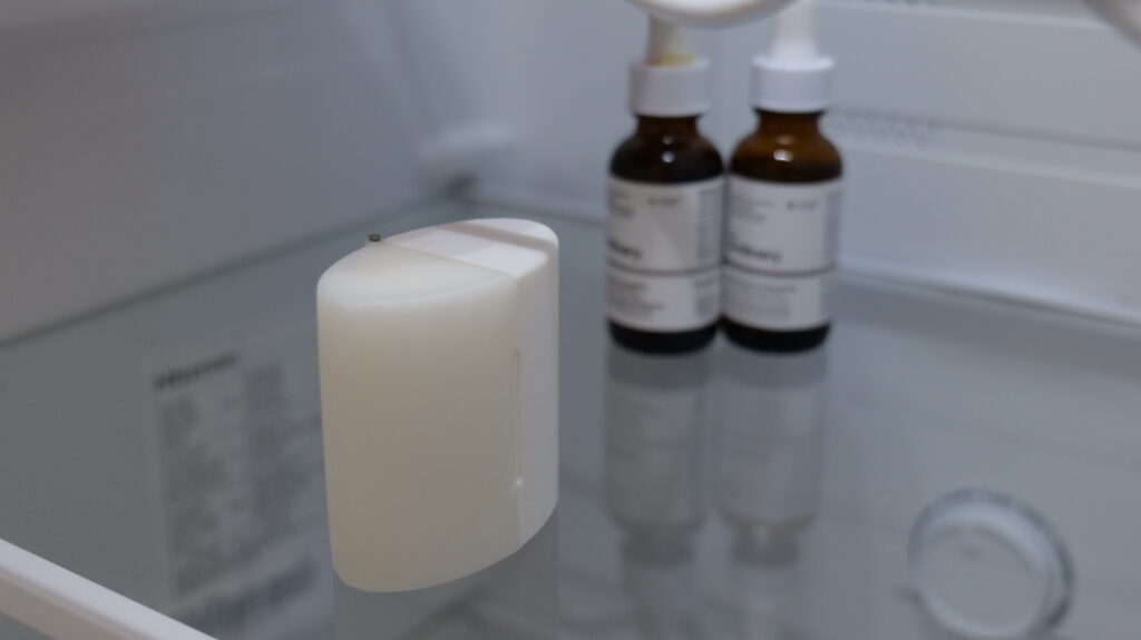 Patches are kept in a small fridge container so hydrogels stay stable and do not get lost. A neat way to keep a monthly supply ready at home.